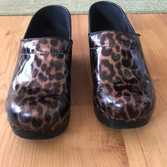 dansko clogs size 5